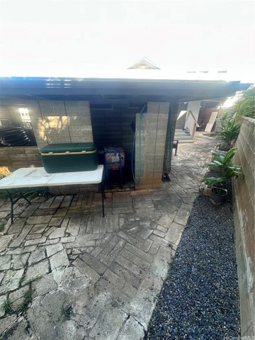 2742 Kaaha Street, Honolulu, HI 96826