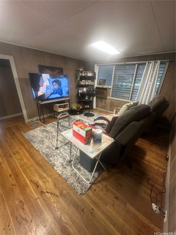 2742 Kaaha Street, Honolulu, HI 96826