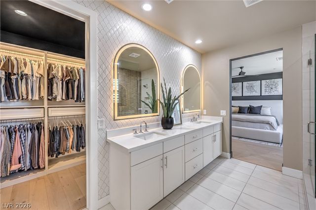 10214 Sequoia Glen Avenue, Las Vegas, NV 89166