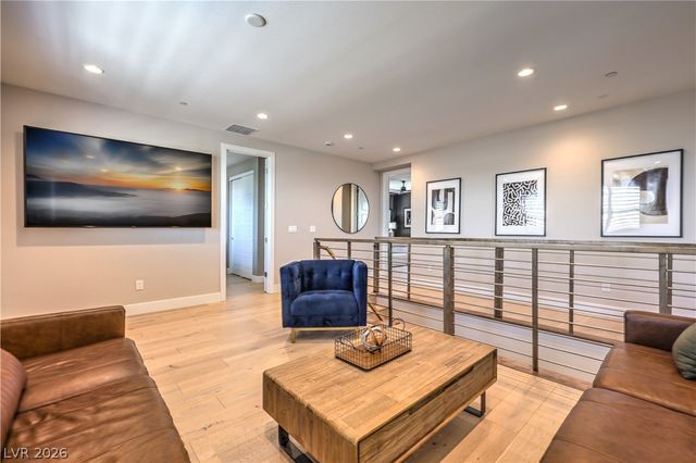10214 Sequoia Glen Avenue, Las Vegas, NV 89166