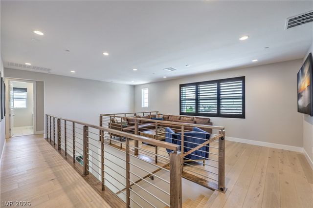 10214 Sequoia Glen Avenue, Las Vegas, NV 89166