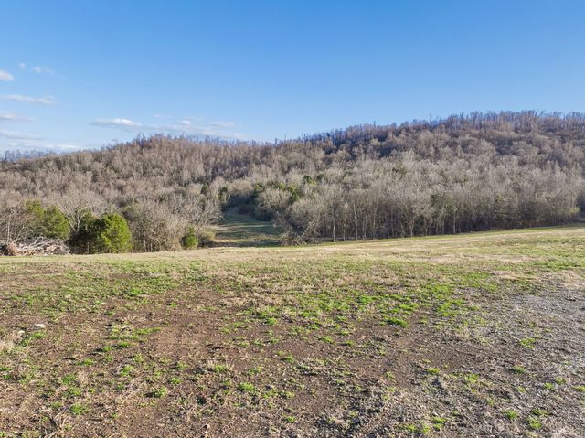 215 Hickman Creek Road S, Hickman, TN 38567
