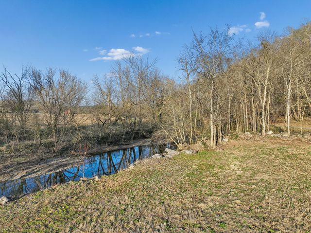 215 Hickman Creek Road S, Hickman, TN 38567