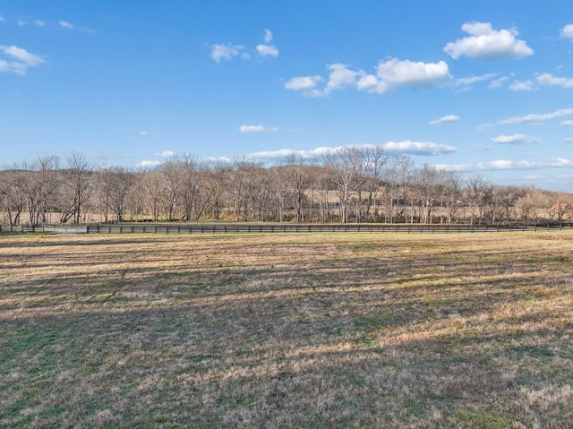 215 Hickman Creek Road S, Hickman, TN 38567