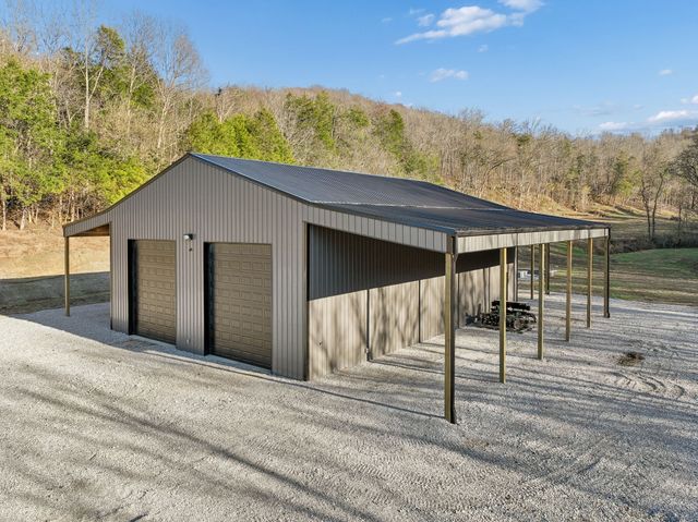 215 Hickman Creek Road S, Hickman, TN 38567