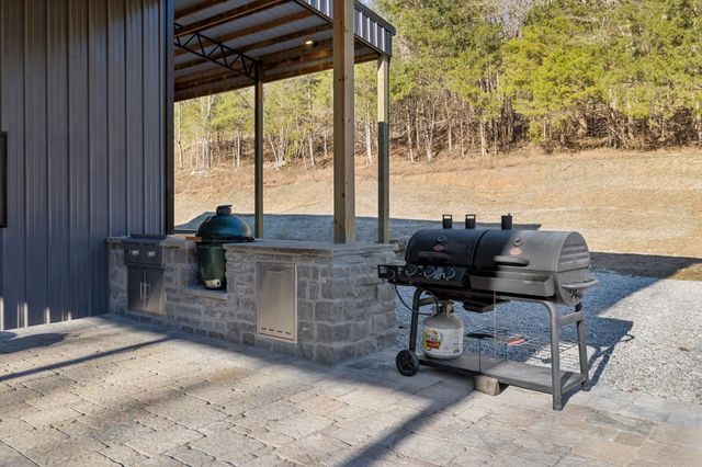 215 Hickman Creek Road S, Hickman, TN 38567