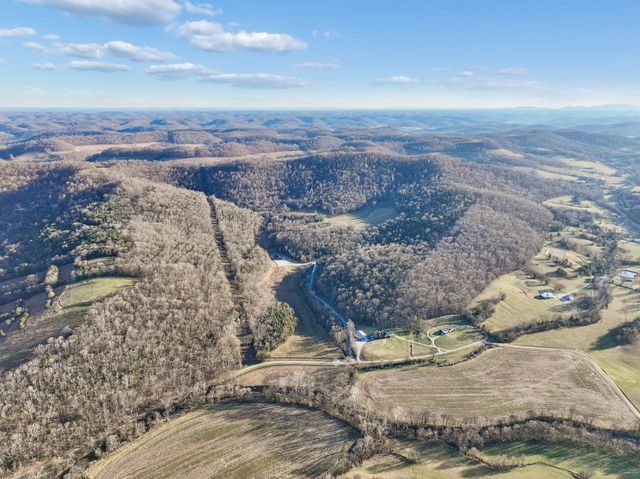 215 Hickman Creek Road S, Hickman, TN 38567