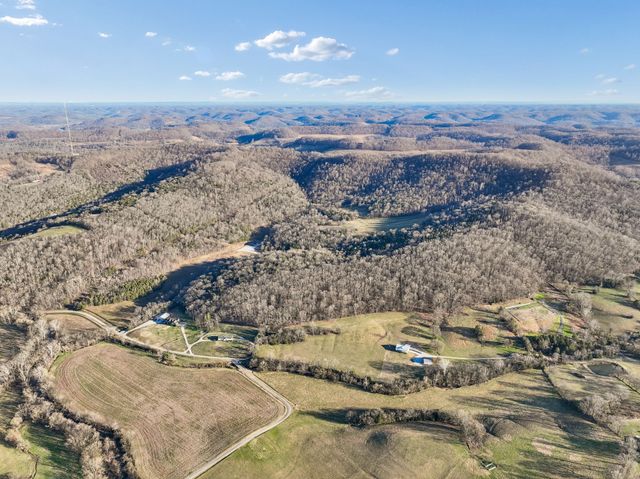 215 Hickman Creek Road S, Hickman, TN 38567