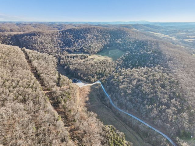 215 Hickman Creek Road S, Hickman, TN 38567