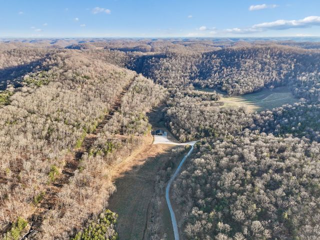 215 Hickman Creek Road S, Hickman, TN 38567