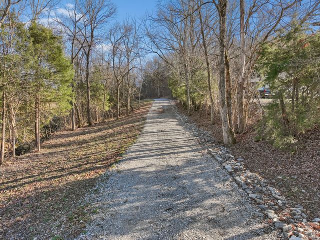 215 Hickman Creek Road S, Hickman, TN 38567