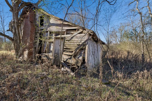 215 Hickman Creek Road S, Hickman, TN 38567