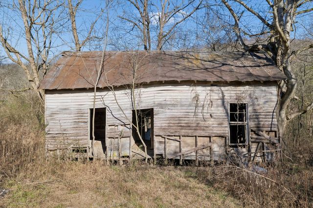 215 Hickman Creek Road S, Hickman, TN 38567