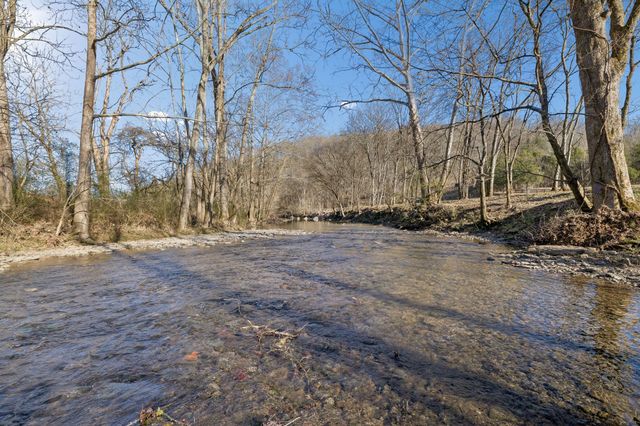 215 Hickman Creek Road S, Hickman, TN 38567