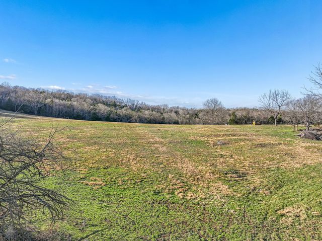 215 Hickman Creek Road S, Hickman, TN 38567