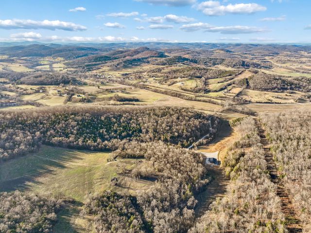 215 Hickman Creek Road S, Hickman, TN 38567