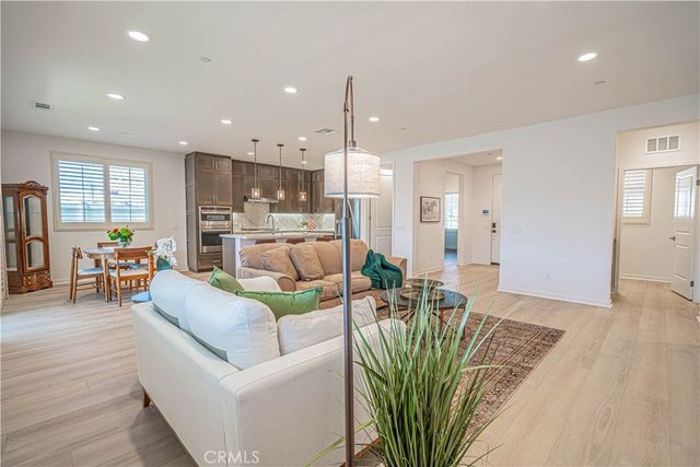 28824 Rise Court, Canyon Country, CA 91350