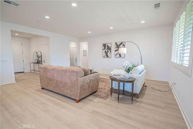 28824 Rise Court, Canyon Country, CA 91350