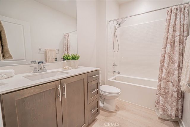28824 Rise Court, Canyon Country, CA 91350