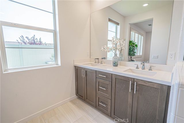 28824 Rise Court, Canyon Country, CA 91350