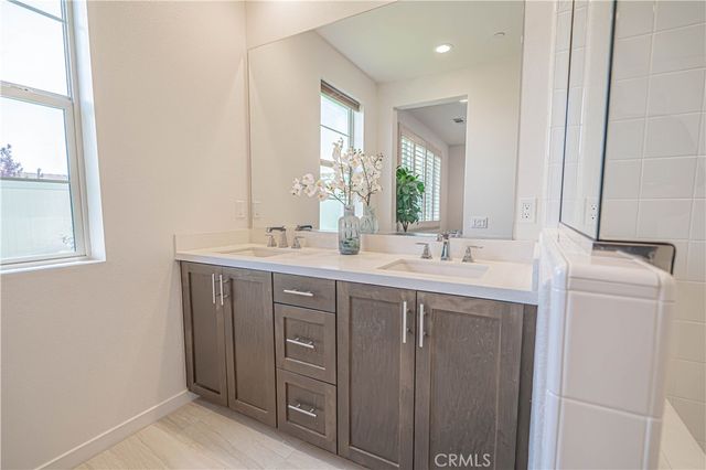 28824 Rise Court, Canyon Country, CA 91350
