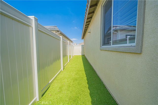 28824 Rise Court, Canyon Country, CA 91350