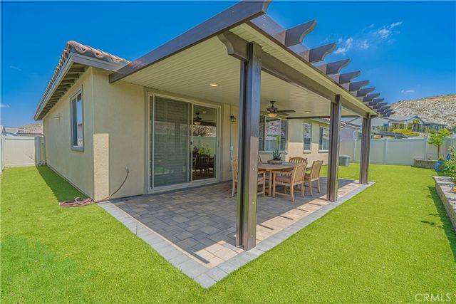 28824 Rise Court, Canyon Country, CA 91350