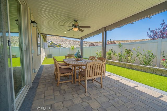 28824 Rise Court, Canyon Country, CA 91350