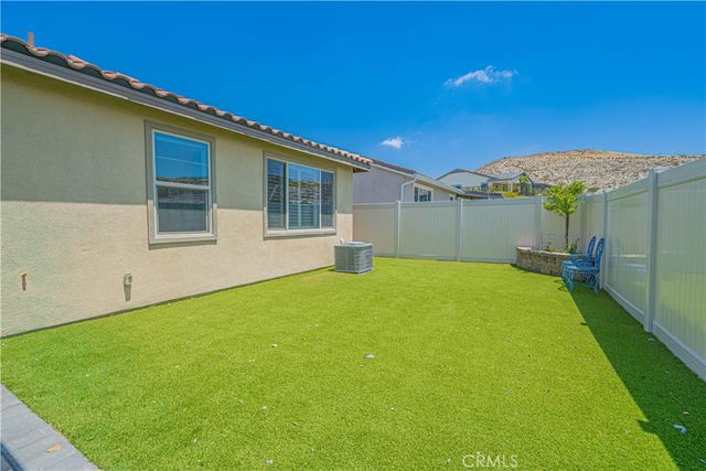 28824 Rise Court, Canyon Country, CA 91350