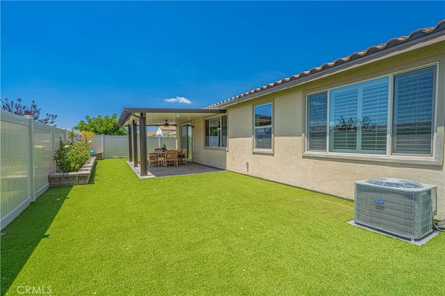 28824 Rise Court, Canyon Country, CA 91350