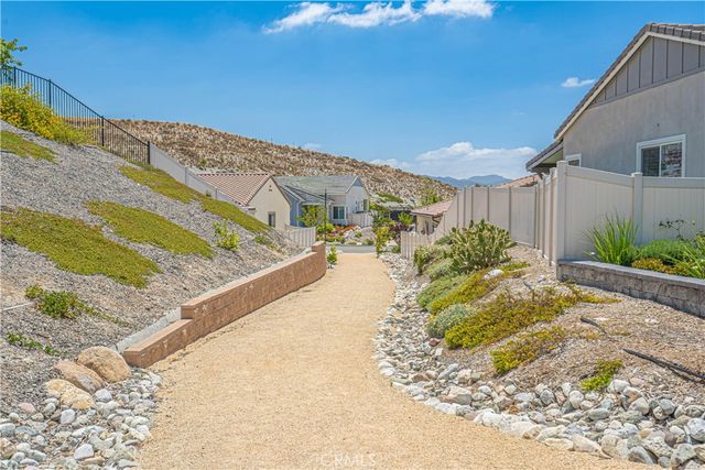 28824 Rise Court, Canyon Country, CA 91350