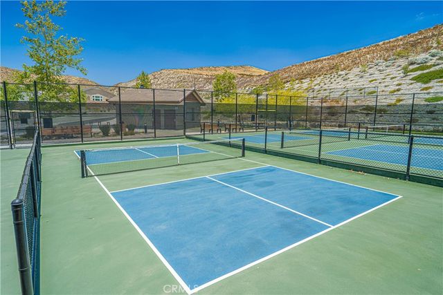 28824 Rise Court, Canyon Country, CA 91350