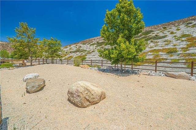 28824 Rise Court, Canyon Country, CA 91350