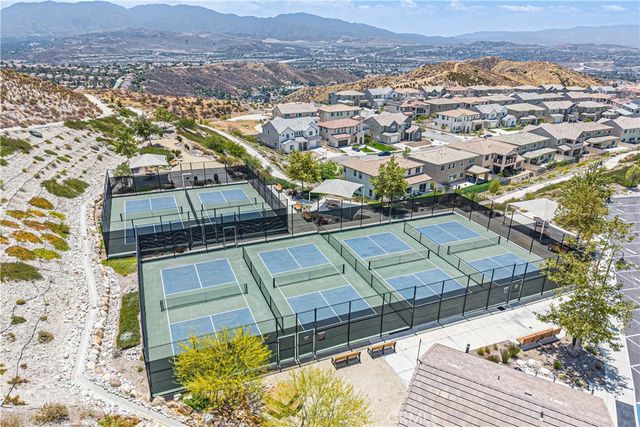 28824 Rise Court, Canyon Country, CA 91350