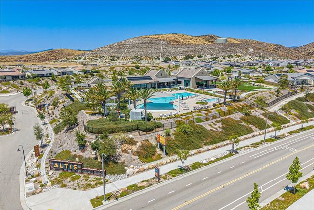 28824 Rise Court, Canyon Country, CA 91350