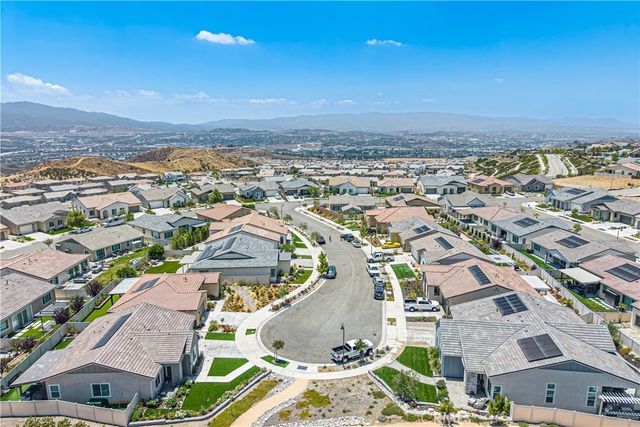 28824 Rise Court, Canyon Country, CA 91350