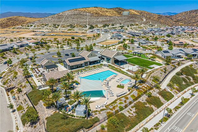 28824 Rise Court, Canyon Country, CA 91350
