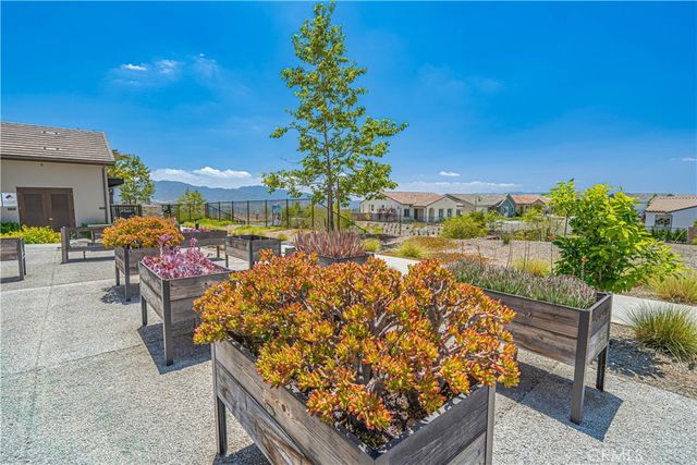 28824 Rise Court, Canyon Country, CA 91350