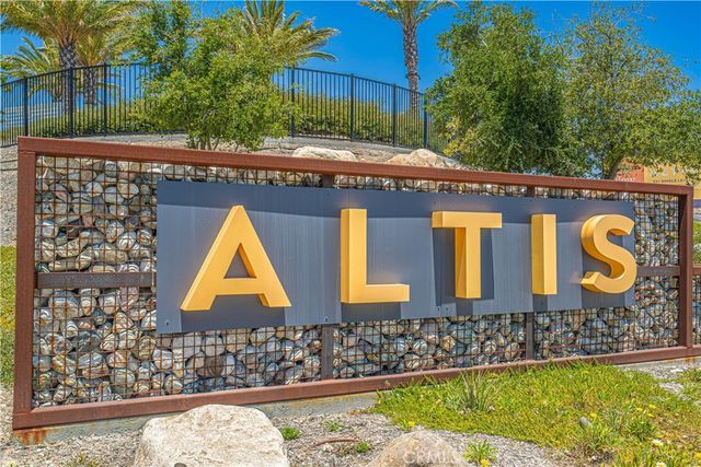28824 Rise Court, Canyon Country, CA 91350