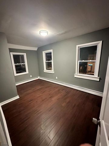 146 20Th Ave, Paterson City, NJ 07501