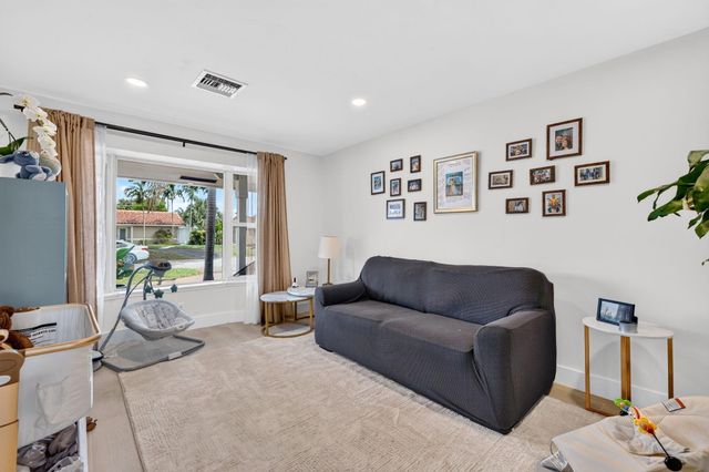 520 SE 14TH Street, Pompano Beach, FL 33060