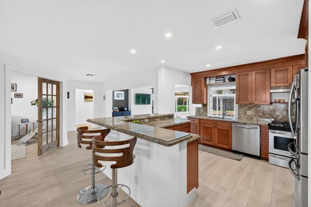 520 SE 14TH Street, Pompano Beach, FL 33060