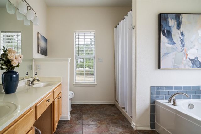 21900 Moulin DR, Spicewood, TX 78669