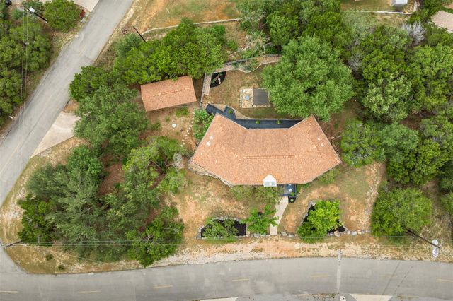 21900 Moulin DR, Spicewood, TX 78669