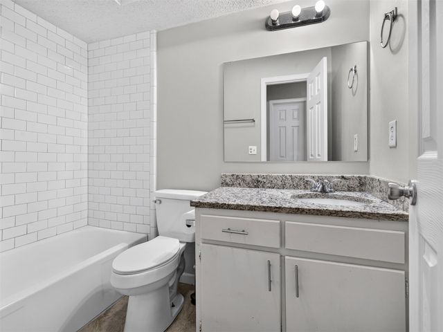 21424 E 32nd Place S, Broken Arrow, OK 74014