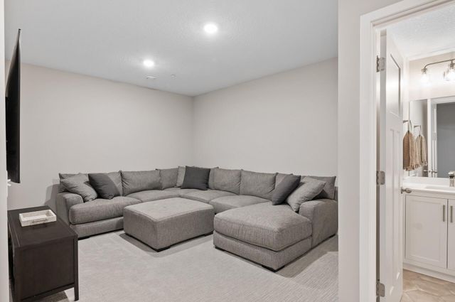 19000 72nd Place N, Maple Grove, MN 55311