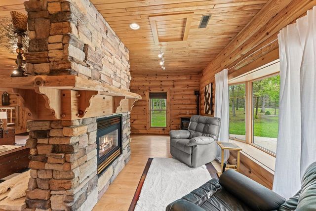 S2025 Park Lane, Reedsburg, WI 53959