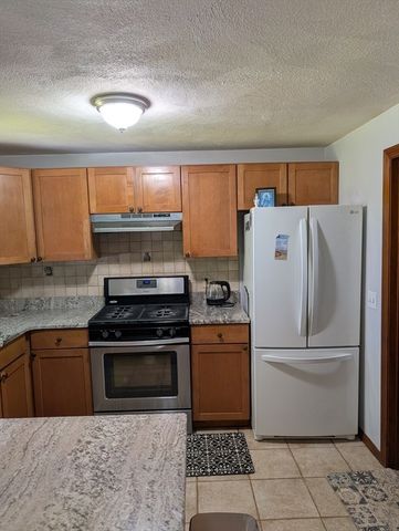 215 Wellman Ave 215, Chelmsford, MA 01863