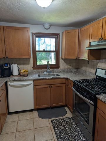 215 Wellman Ave 215, Chelmsford, MA 01863