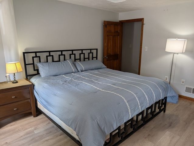 215 Wellman Ave 215, Chelmsford, MA 01863